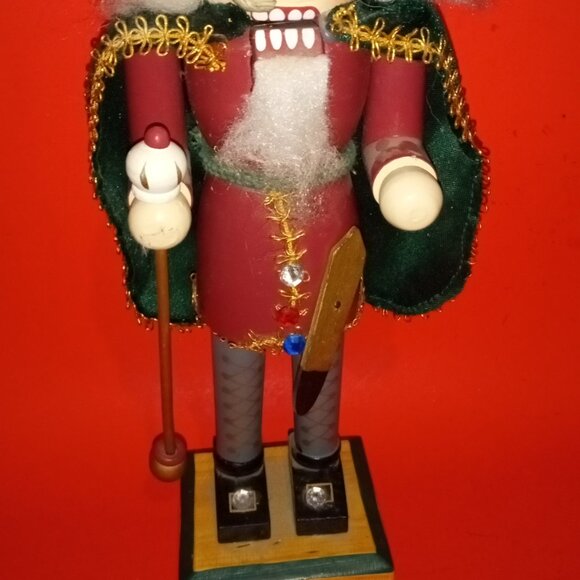 LOT OF 2 COLORFUL VINTAGE WOODEN CHRISTMAS KINGS NUTCRACKERS - Picture 7 of 13